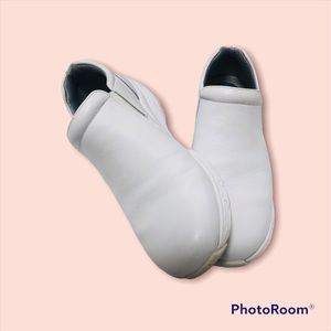 Nurse Mates Slip Resistant Shoes  Size 7 1/2